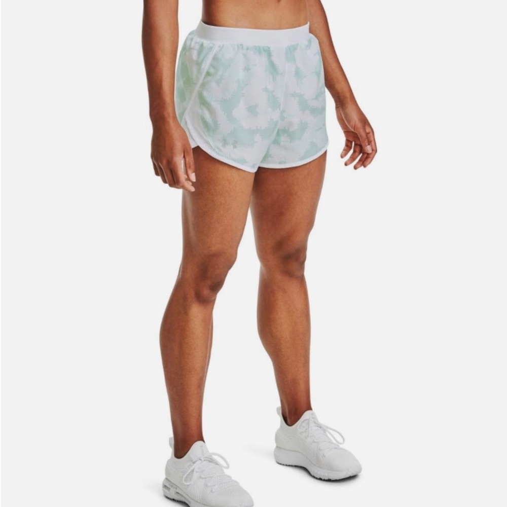 NWT Womens Under Armour Fly-By 2.0 Printed Shorts